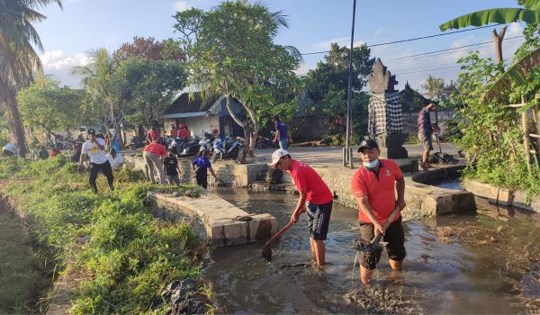 Gabungan Aksi Bersih-Bersih Sungai Mangkalan