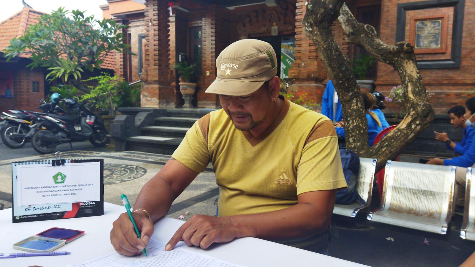 Pemberian BLT DD Tahap VIII