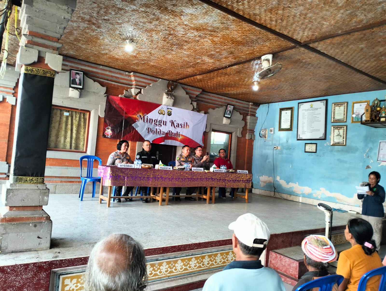 KEGIATAN MINGGU KASIH YANG DIADAKAN OLEH BIDDOKKES POLDA BALI BERTEMPAT DI DUSUN JENAH DESA PEGUYANGAN KANGIN
