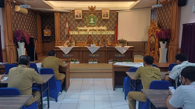 PEMBINAAN DAN PENGAWASAN ADMINISTRASI PEMERINTAH DESA OLEH DPMD KOTA DENPASAR