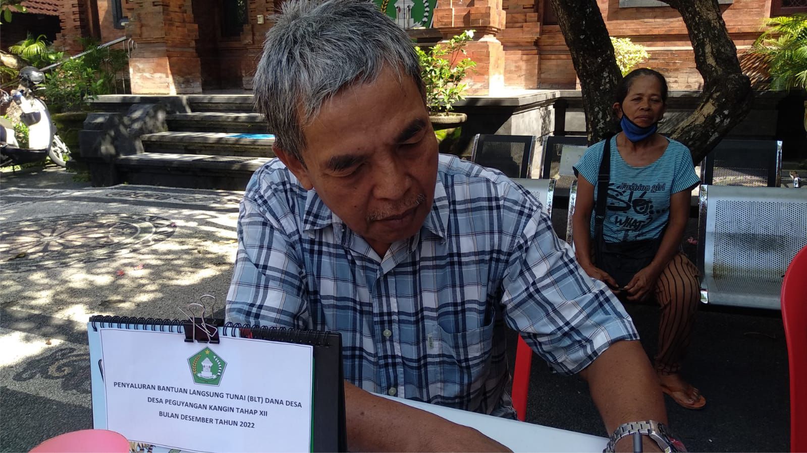 Pemberian BLT Tahap XII Tahap Terakhir Tahun 2022