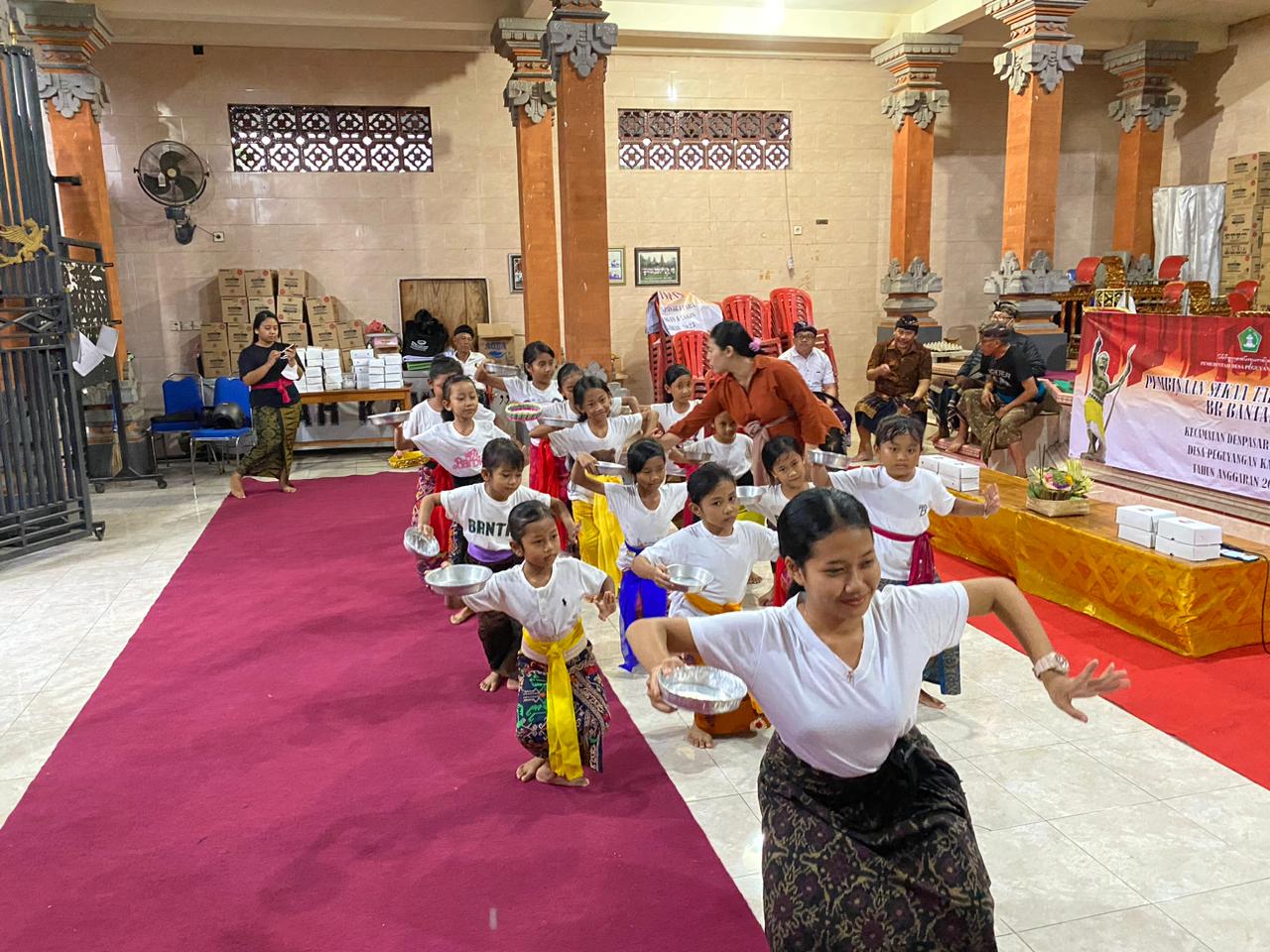 Pembinaan Sekaa Tari Anak Br. Bantas