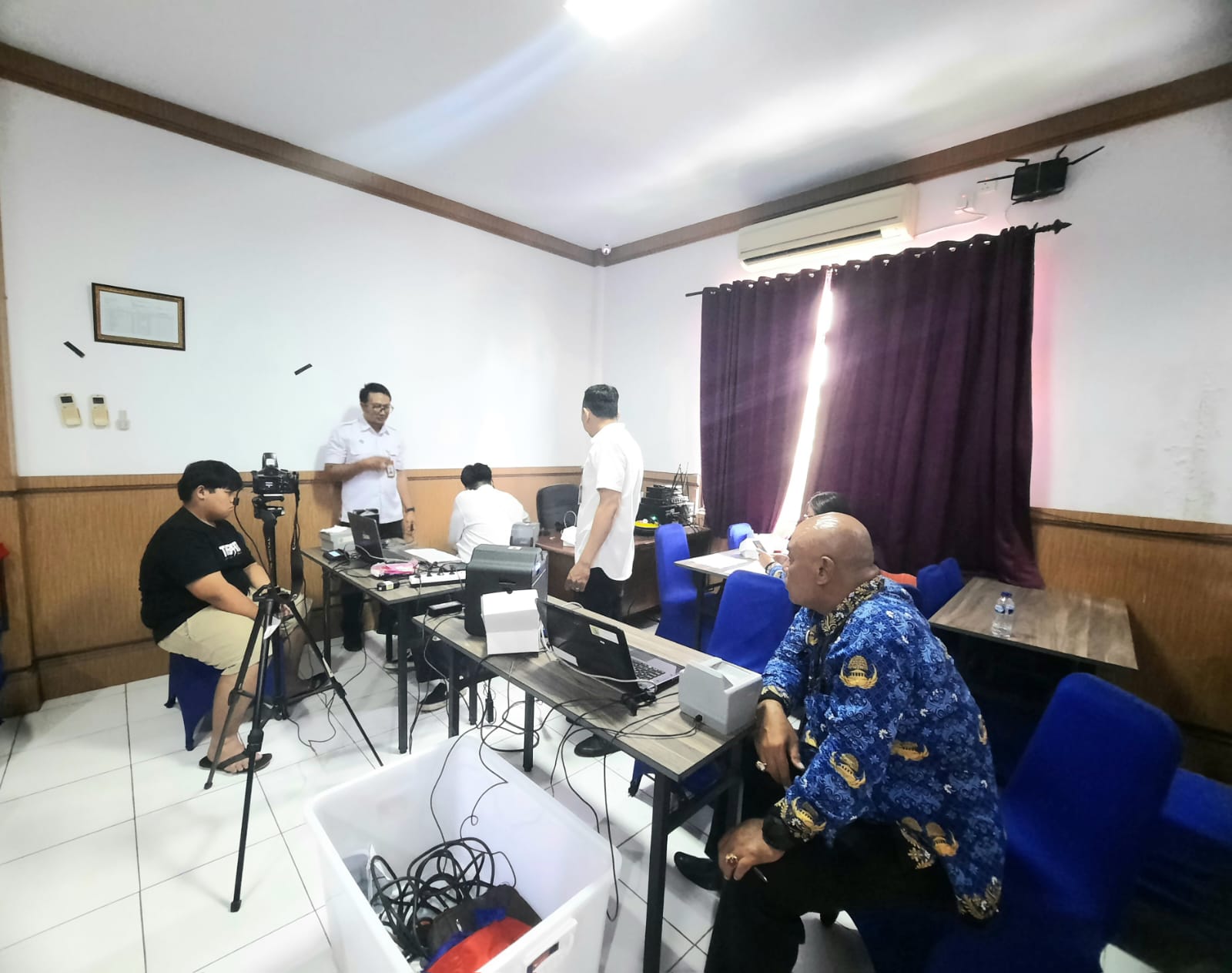 KEGIATAN JEMPUT BOLA PEREKAMAN E-KTP BAGI WARGA USIA 16 TAHUN DAN USIA DIATAS 16 TAHUN