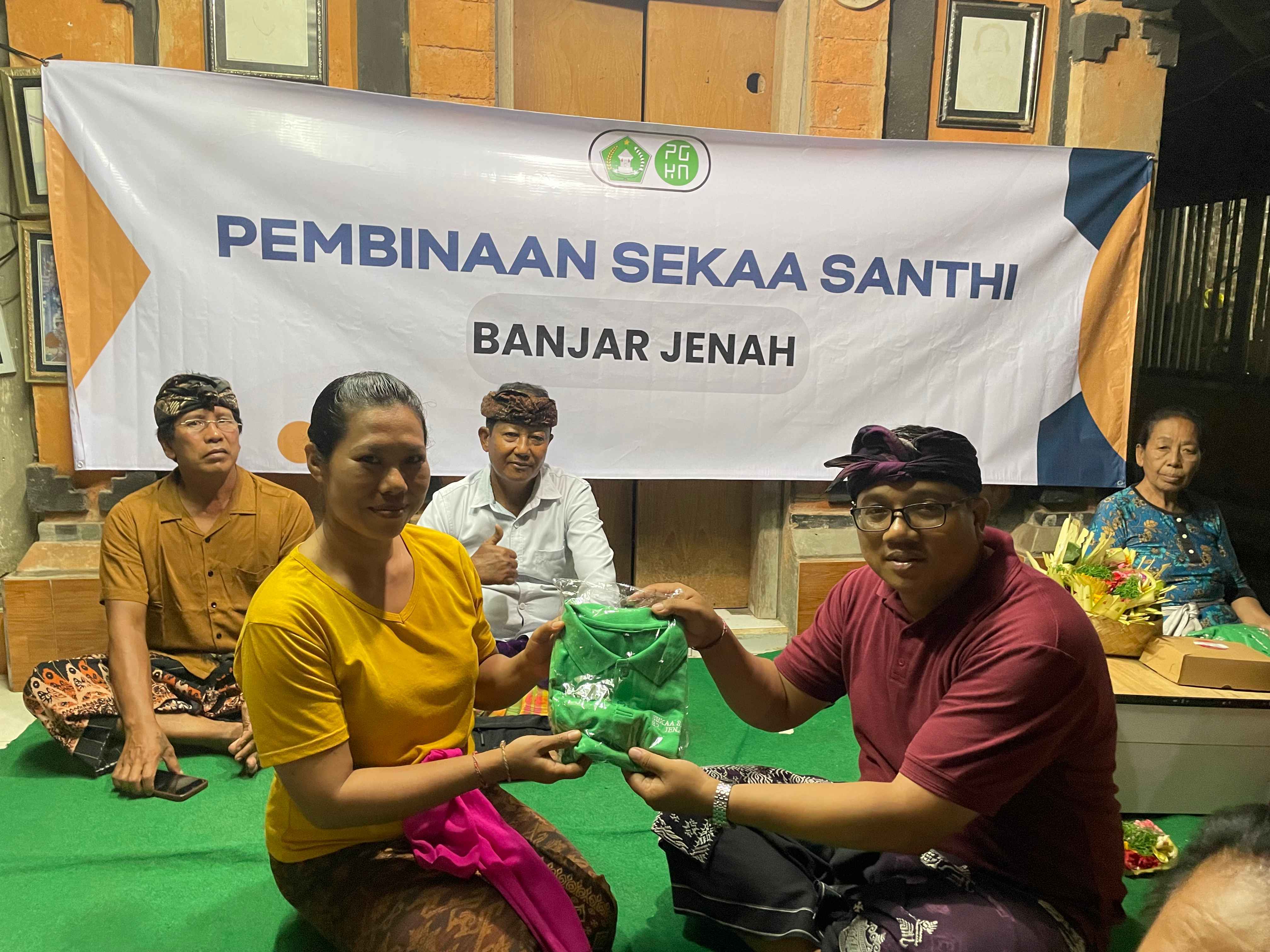 Pembinaan Sekaa Santi Banjar Jenah Wujud Pelestarian Seni Budaya Desa