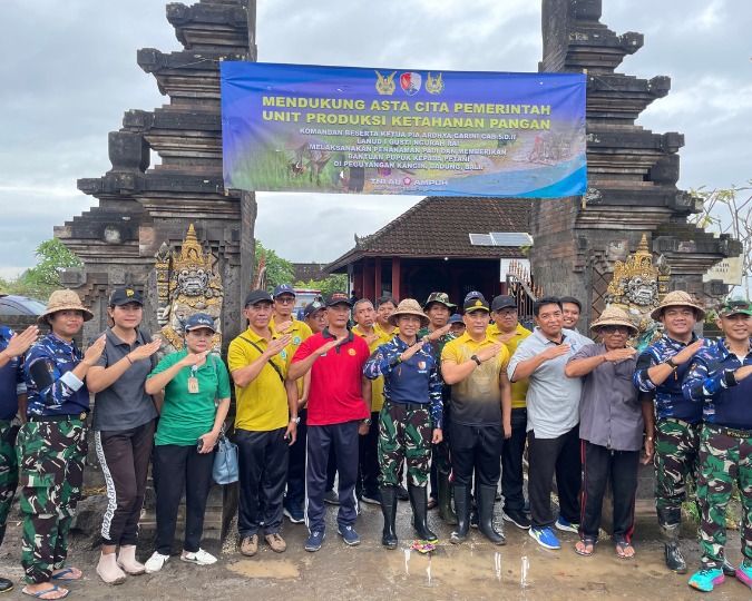 TNI AU I GUSTI NGURAH RAI GELAR PENANAMAN PADI DUKUNG PROGRAM KATAHANAN PANGAN NASIONAL 