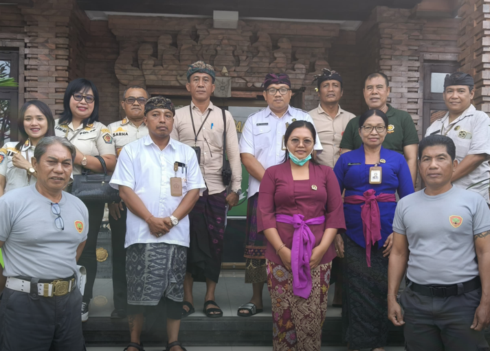 SATPOL PP KOTA DENPASAR LAKUKAN MONITORING DAN PEMBINAAN LINMAS DI DESA PEGUYANGAN KANGIN 