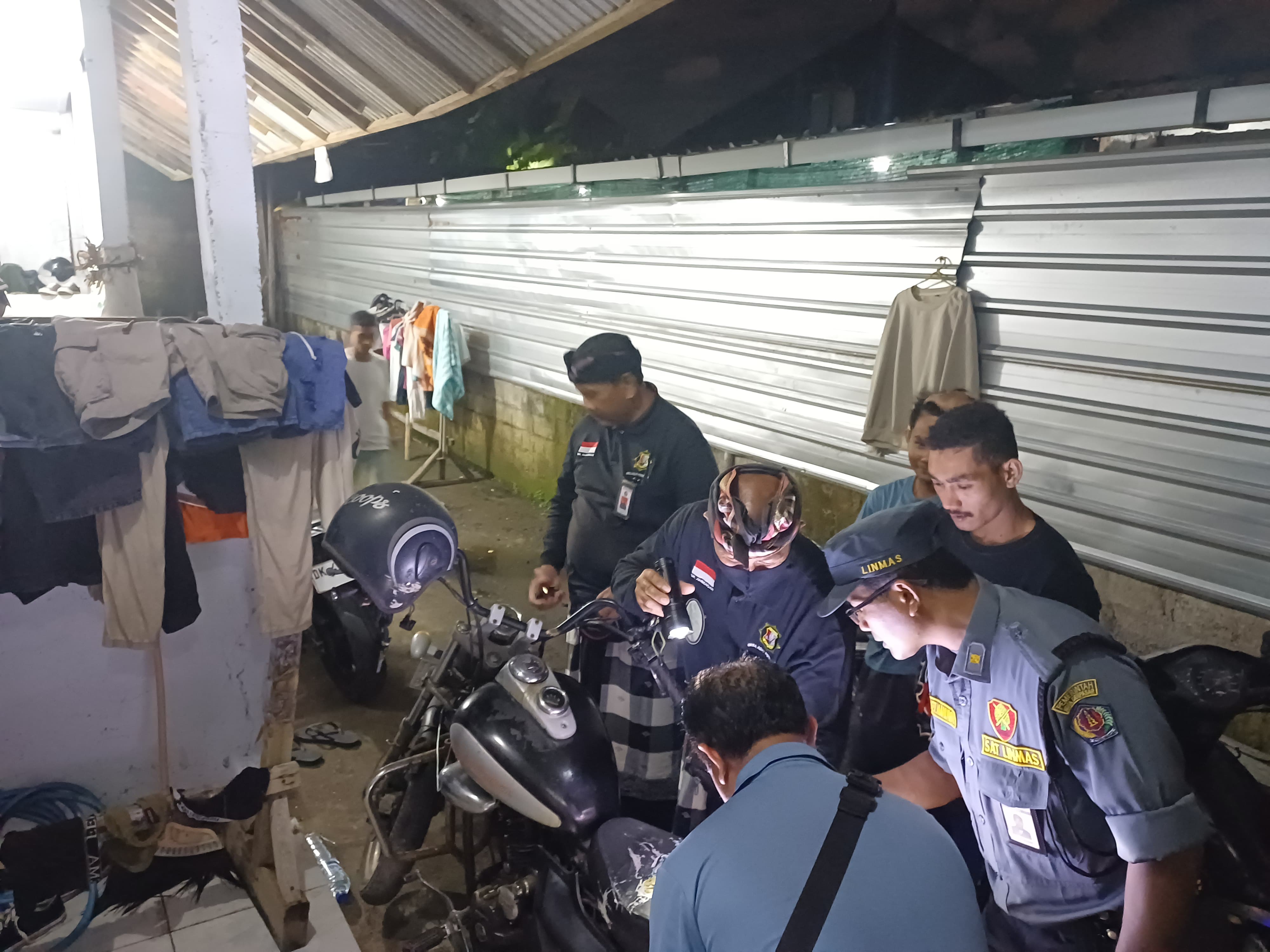 PENDATAAN PENDUDUK NON PERMANEN DI DUSUN AMBENGAN, LIBATKAN UNSUR PEMERINTAH DAN KEAMANAN 