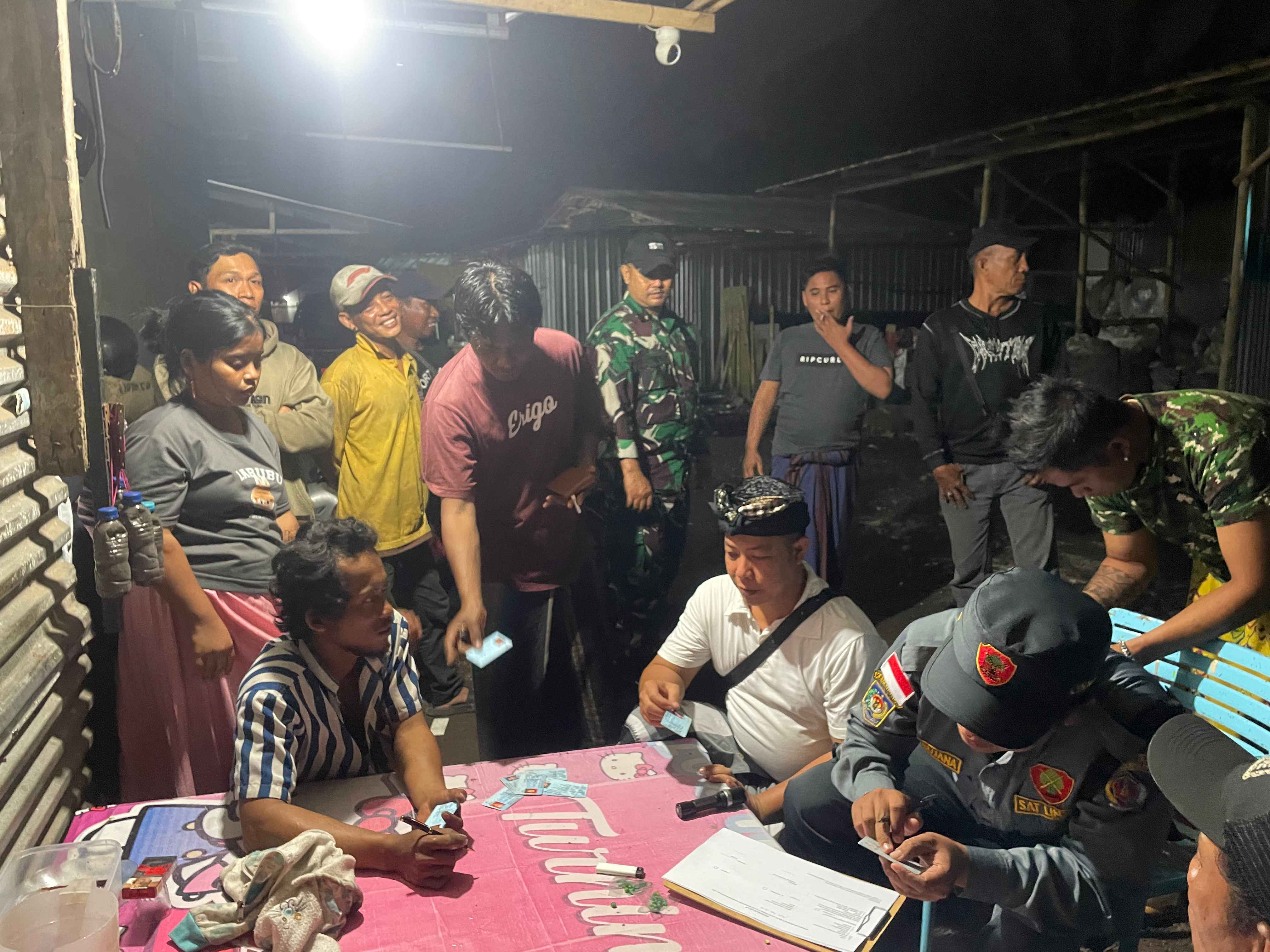 PENDATAAN PENDUDUK NON PERMANEN DILAKSANAKAN DI CENGKILUNG 