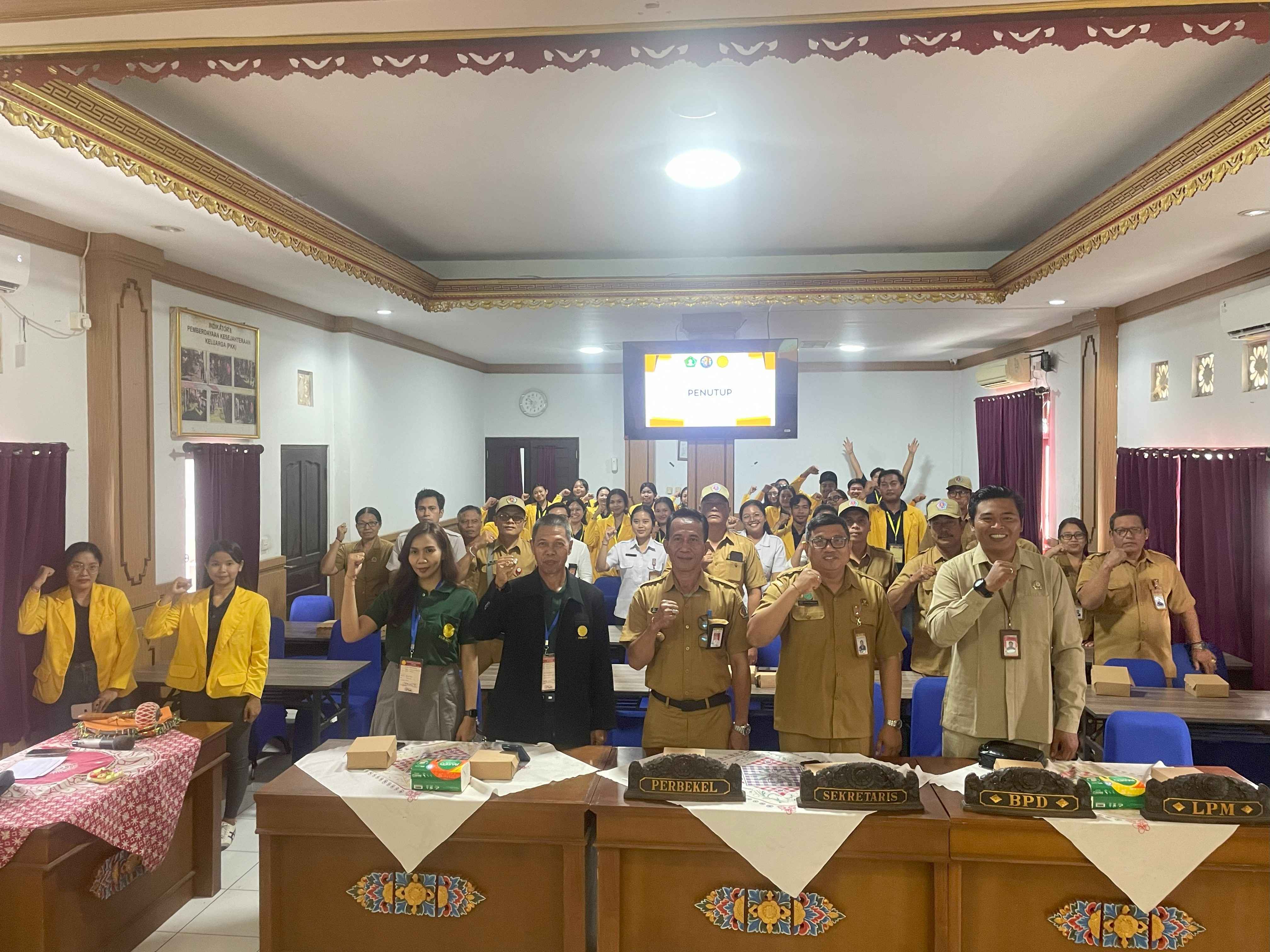 Penerimaan Mahasiswa UNHI Kelompok 12 di Desa Peguyangan Kangin