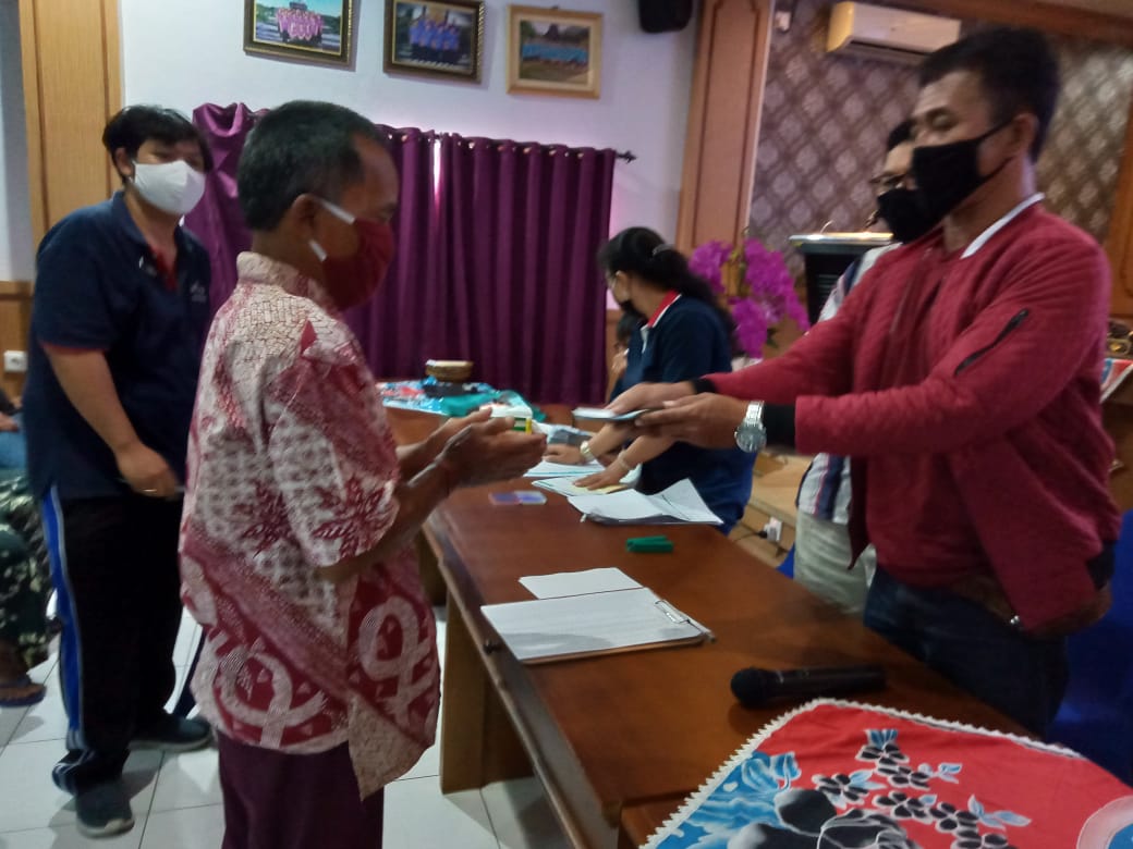 PEMBAGIAN BLT DD KEPADA WARGA