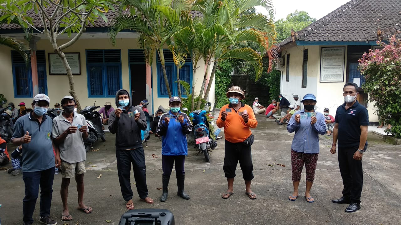PELAKSANAAN KEGIATAN PADAT KARYA TUNAI DESA PEGUYANGAN KANGIN