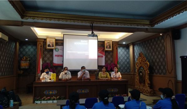 Peyuluhan dan Pelatihan Bidang Kesehatan Kepada Kader Lansia