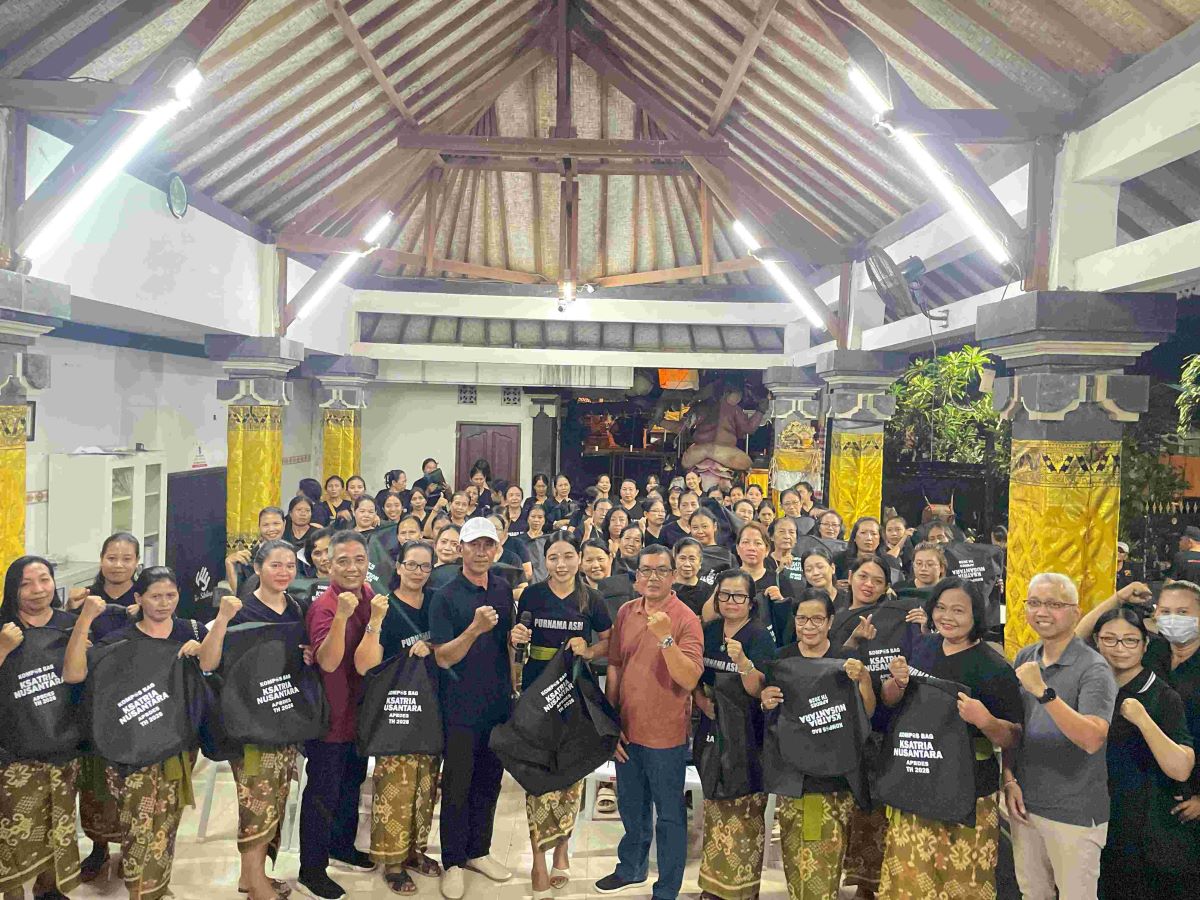 SOSIALISASI DAN PEMBAGIAN BAG KOMPOSTER DI DUSUN PURNAMA ASRI