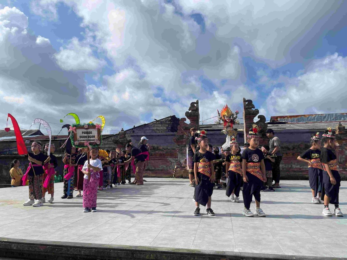 PARADE OGOH-OGOH ANAK PAUD SE DESA PEGUYANGAN KANGIN
