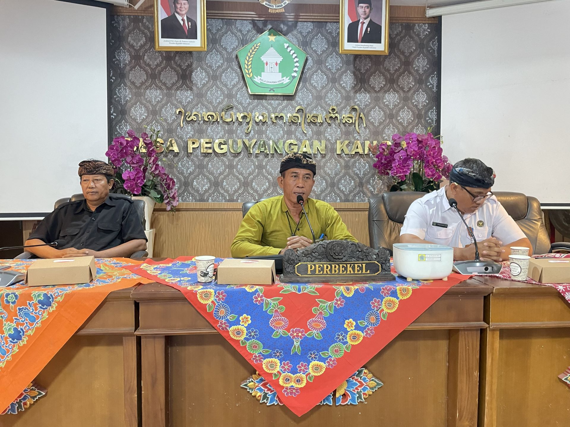 KOORDINASI EVALUASI KINERJA 1 TAHUN, DESA PEGUYANGAN KANGIN PERKUAT PROGRAM KEBERSIHAN