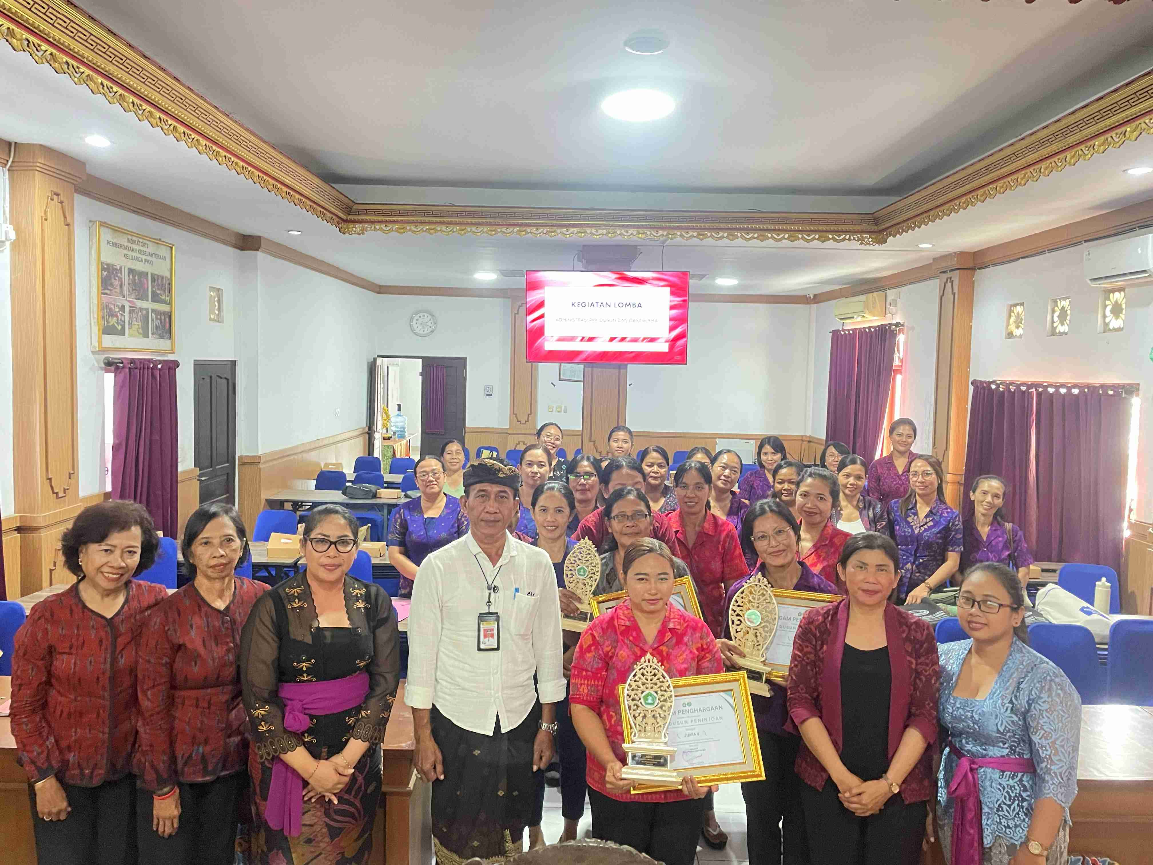 LOMBA ADMINISTRASI PKK DAN DASAWISMA DESA PEGUYANGAN KANGIN