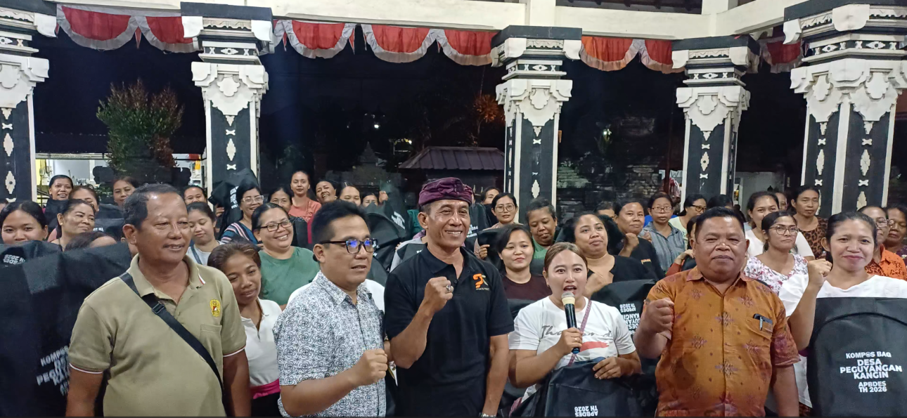 SOSIALISASI DAN PEMBAGIAN BAG KOMPOSTER DI DUSUN PENINJOAN