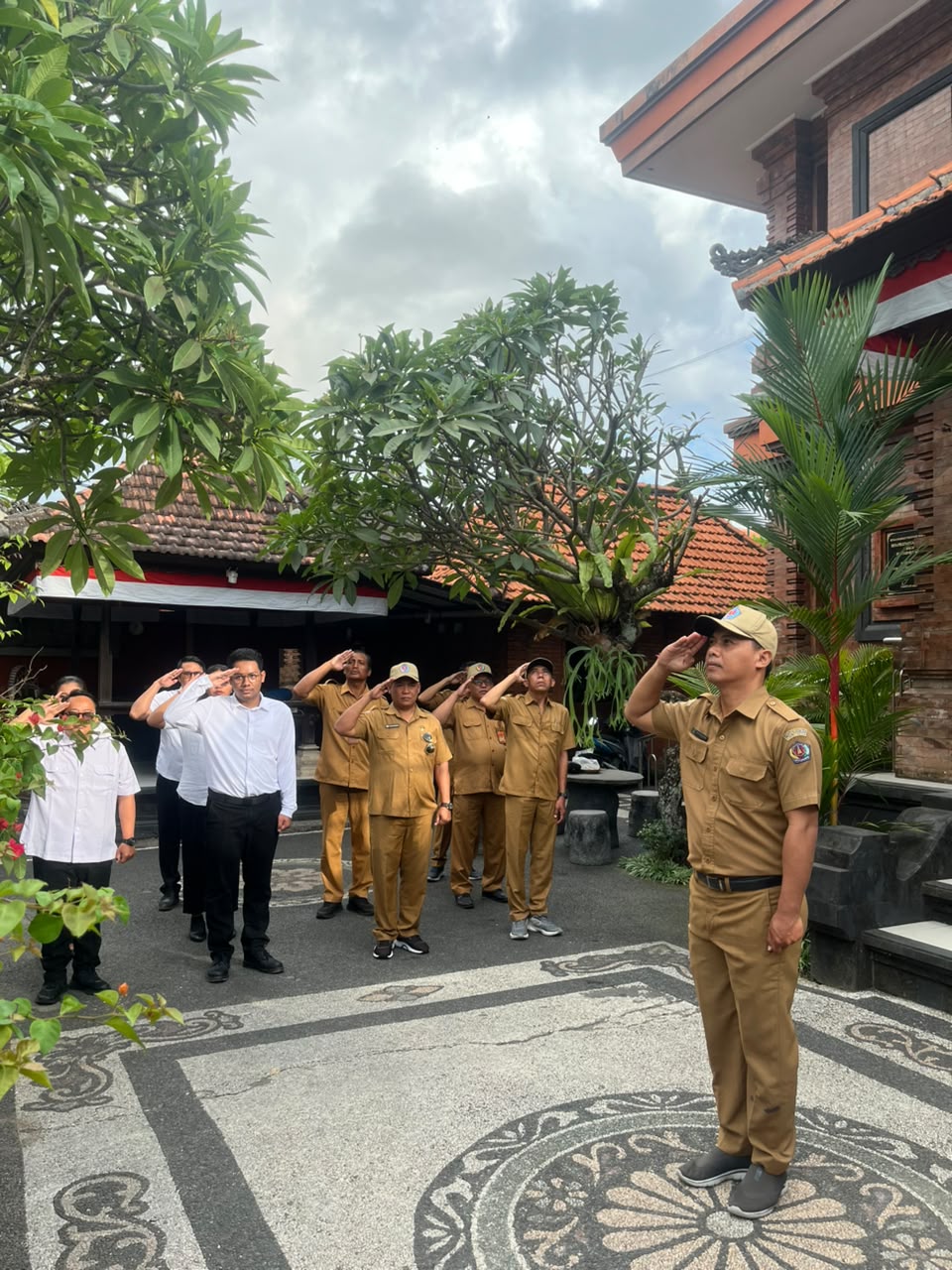 Apel Disiplin Kantor Desa Peguyangan Kangin