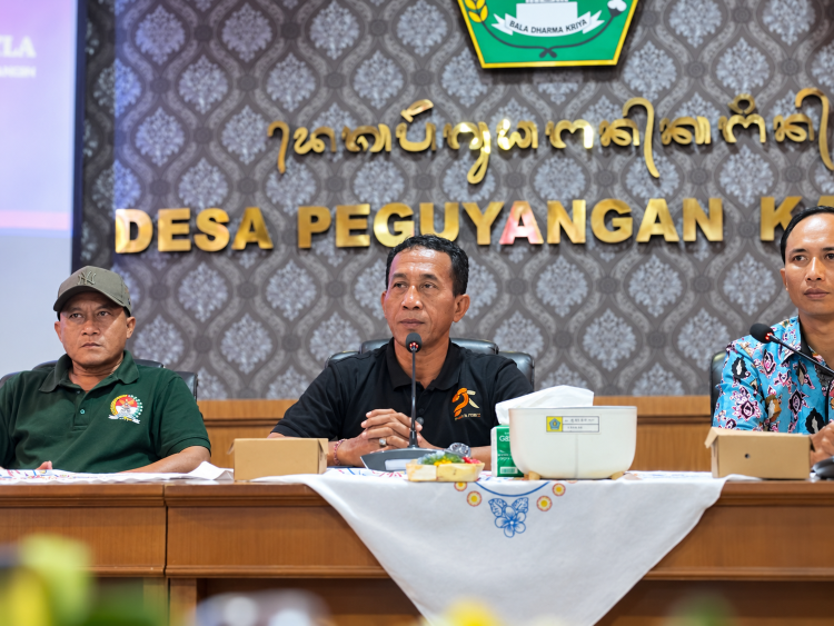 Penutupan Kuliah Aplikasi Terpadu Universitas Ngurah Rai di Desa Peguyangan Kangin